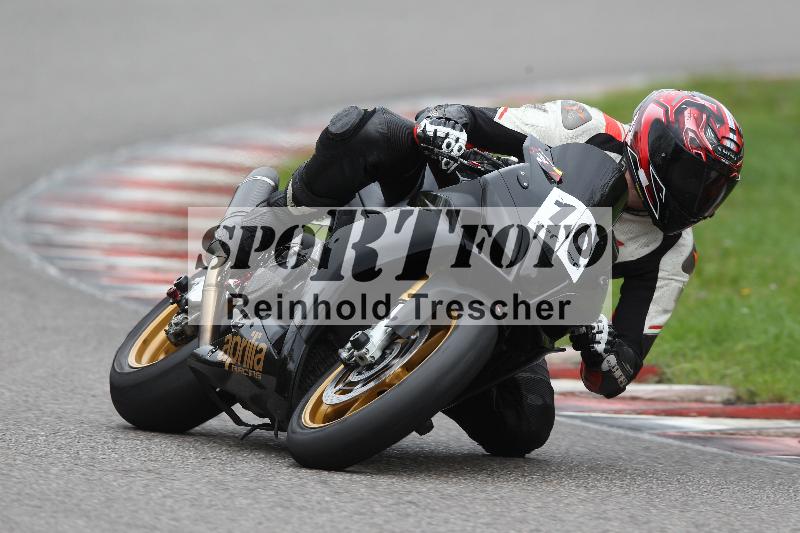 /Archiv-2022/68 13.10.2022 Speer Racing ADR/Freies Fahren rot und gelb/10